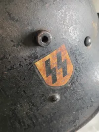 Original tysk M/1916 hjelm med postwar decaler og senere indmad