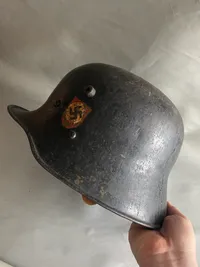 Original tysk M/1916 hjelm med postwar decaler og senere indmad