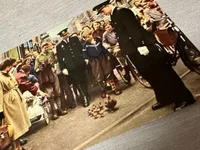 Postkort med de berømte ænder og Dansk politi