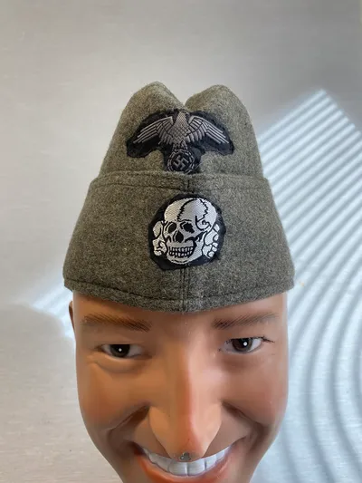 Waffen SS skråhue - Postwar
