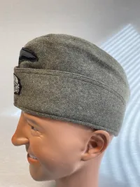 Waffen SS skråhue - Postwar