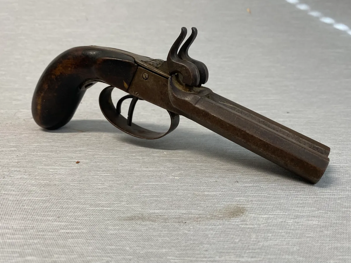 Original 1800 tals dobbeltløbet pistol