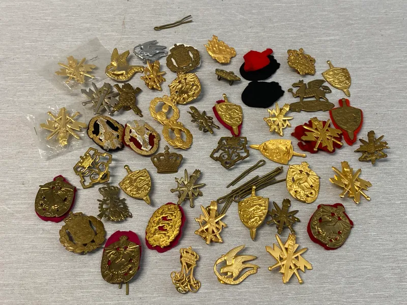 Samling danske regiments mærker