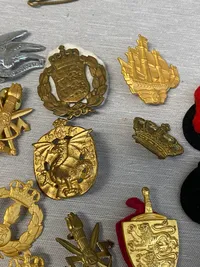 Samling danske regiments mærker