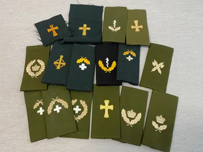 Diverse danske skulderstropper