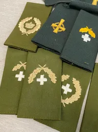 Diverse danske skulderstropper