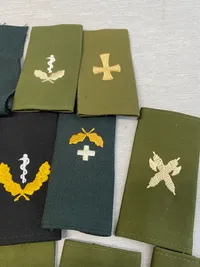 Diverse danske skulderstropper
