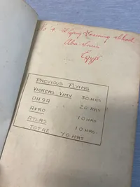 Original Engelsk Royal air force  logbog for pilot - fra 1930’erne, godt udfyldt