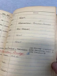 Original Engelsk Royal air force  logbog for pilot - fra 1930’erne, godt udfyldt