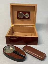 Original Cigar Humidor med askerbæger mm.