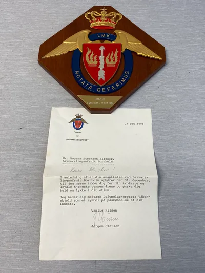 Original plakette m brev - Luftmeldekorpset