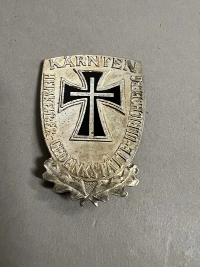 Stort originalt badge fra SS veteran træf på Ulrichsberg