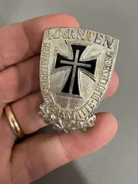 Stort originalt badge fra SS veteran træf på Ulrichsberg