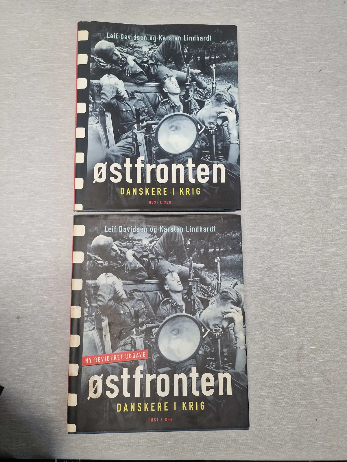 Østfronten i de 2 udgaver, med den ekstremt sjældne 1 udgave der blev kaldt tilbage og kun kedes i få eksemplarer