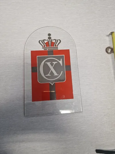 Originalt Stort glas kongemærke, brugt i forretninger der solgte kongemærker under WW2, til display
