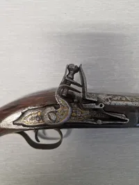 Original 17 tals flintepistol med guldindlæg