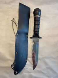Rambo kniv med kompas og fiskeudstyr