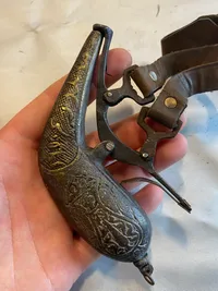 Originalt sydeuropæisk krudthorn