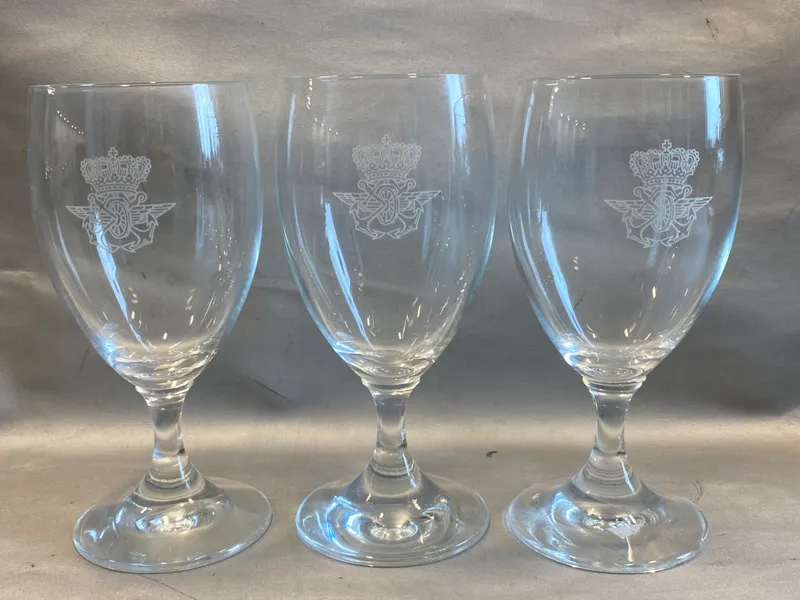 3 originale glas fra DSB’s jernbanefærger