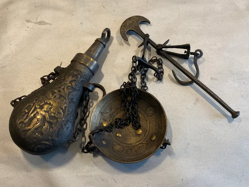 Originalt sydeuropæisk krudthorn og vægt