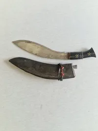 Khukri kniv passer ikke ordentlig i skeden