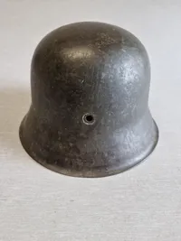 Original tysk stålhjelm - ww2, nitterne medfølger også