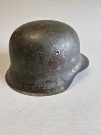 Original tysk stålhjelm - ww2, nitterne medfølger også