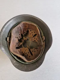 Original tysk stålhjelm - ww2, nitterne medfølger også