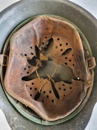 Original tysk stålhjelm - ww2, nitterne medfølger også