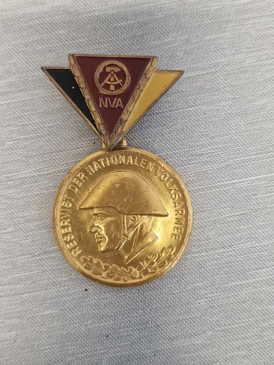 Original tysk NVA medalje