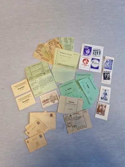Lot originale mini brevkort, dansebilletter mm.
