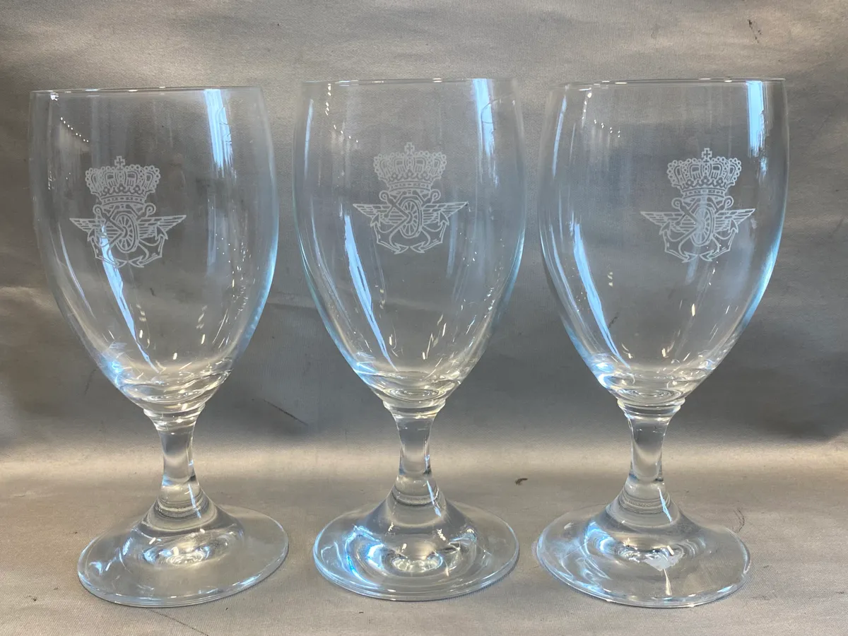 3 originale glas fra DSB’s jernbanefærger