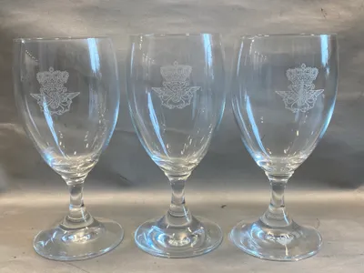 3 originale glas fra DSB’s jernbanefærger