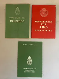 Lot danske uddannelses bøger fra HJV/forsvaret