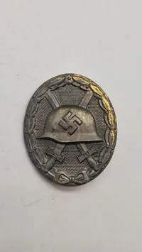 Verwundetenabzeichen Im Gold. Souval (lige efter krigen)