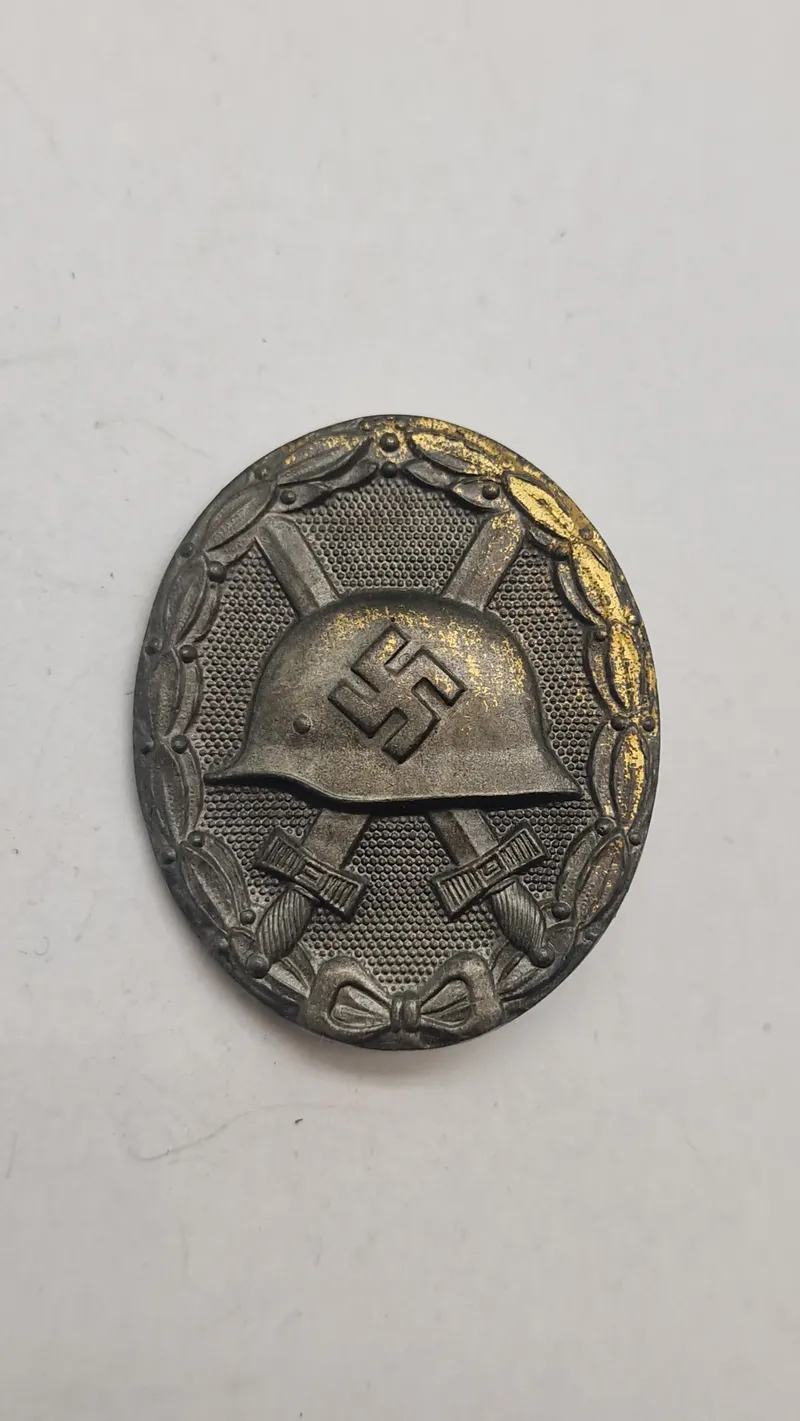 Verwundetenabzeichen Im Gold. Souval (lige efter krigen)