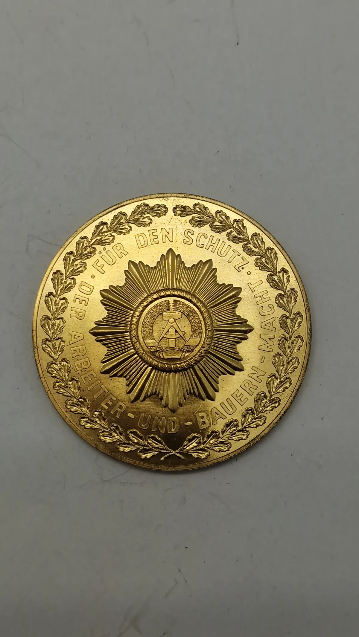 DDR MDI æresmedalje for 30 års tro tjeneste i Volkspolizei. Original