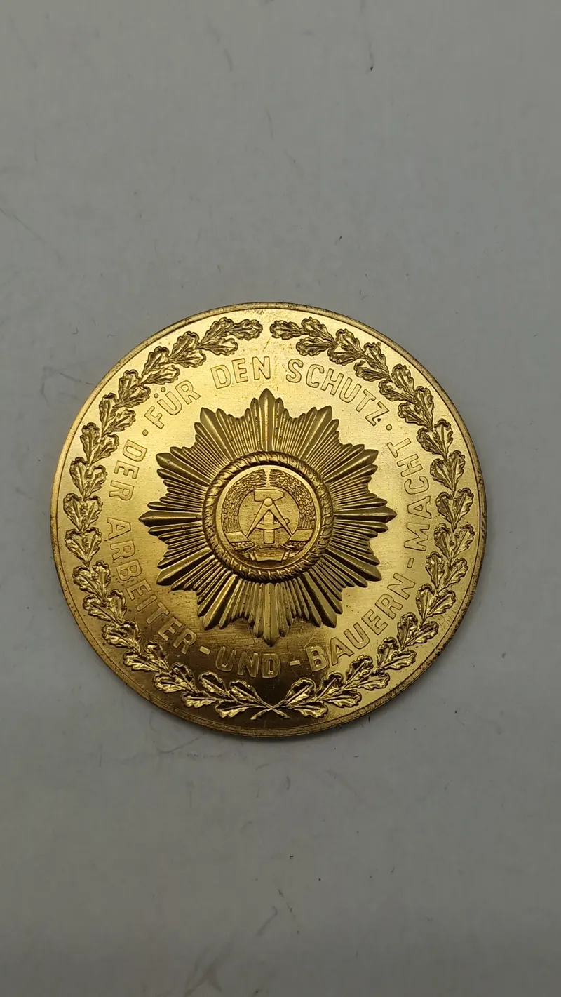 DDR MDI æresmedalje for 30 års tro tjeneste i Volkspolizei. Original