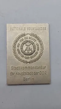 Plakette fra Nationale Volksarmee (NVA). Original