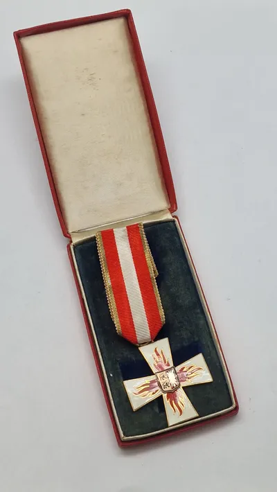 Feuerwehr-Ehrenzeichen fra Slesvig-Holsten, komplet med sin originale æske. Original