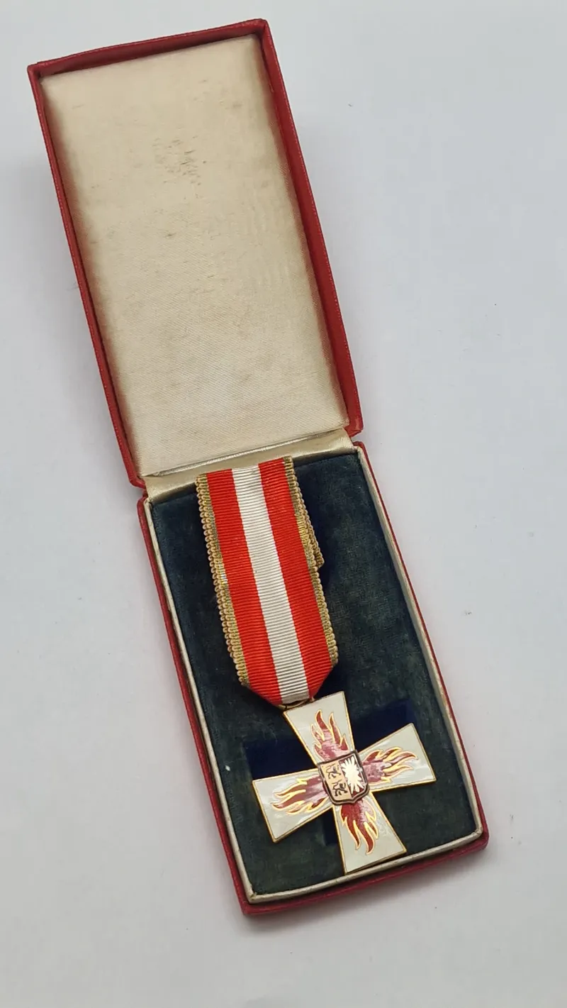Feuerwehr-Ehrenzeichen fra Slesvig-Holsten, komplet med sin originale æske. Original