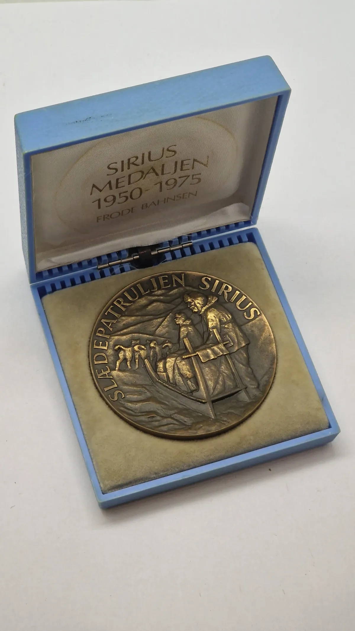 Sirius medalje med æske. Original