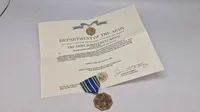 Amerikansk Army Achievement Medal med papir. Original