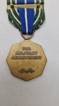 Amerikansk Army Achievement Medal med papir. Original