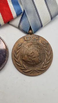 Dansk medalje spange med bla UN medalje. Original