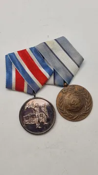 Dansk medalje spange med bla UN medalje. Original