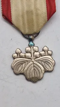 WWII era Imperial Japan Order of the Rising Sun, 8th Class medal. Original
