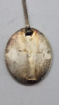 Tysk VERWUNDETENABZEICHEN, Hersteller 30 - Hauptmunzamt Wien. Original