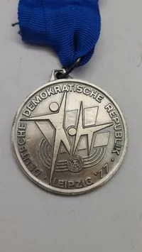Tysk DDR-medalje fra "Kinder- und Jugendspartakiade". Original