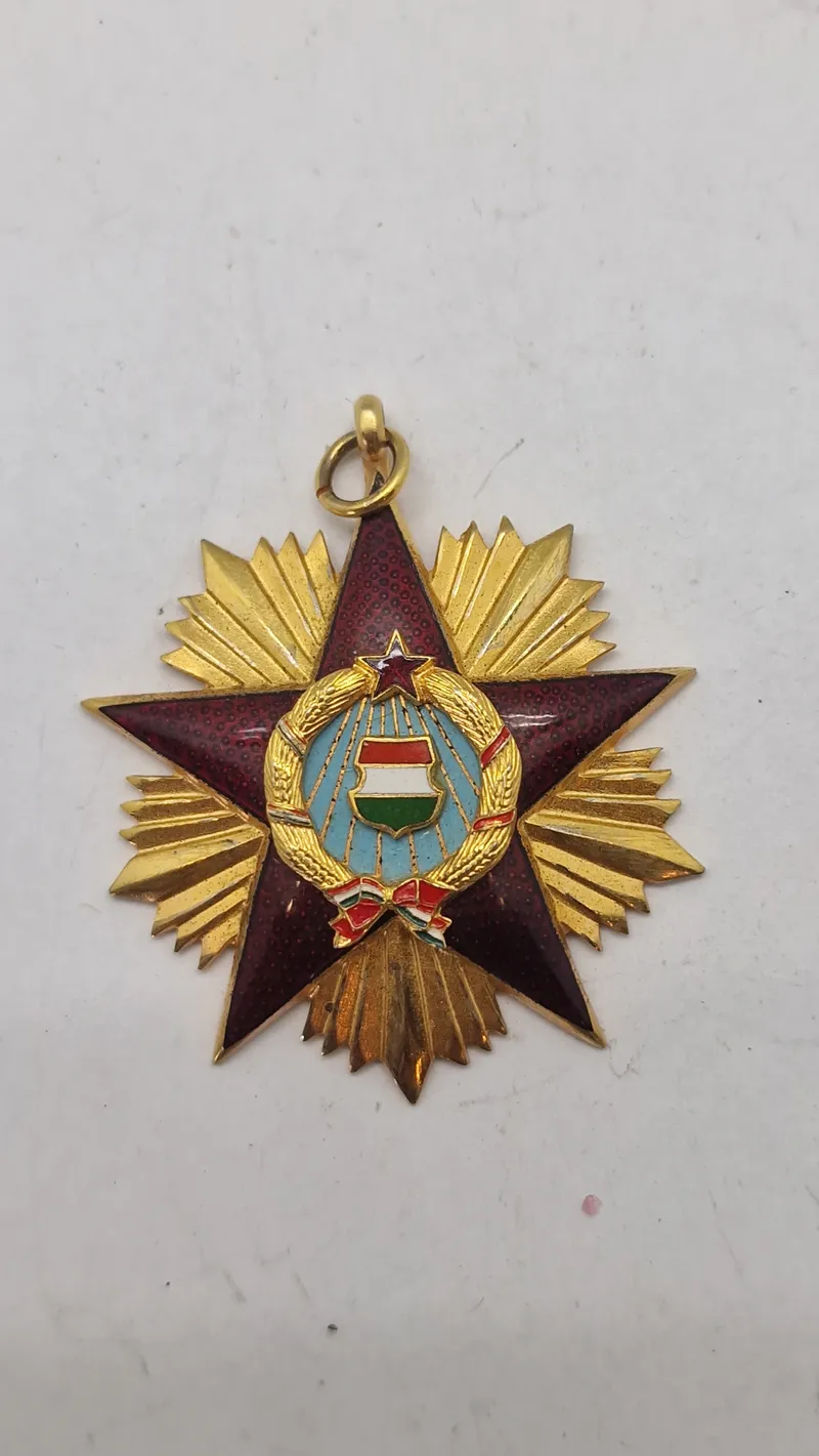 Fortjenstorden fra Den Ungarske Folkerepublik (Order of Merit of the Hungarian People's Republic). Original
